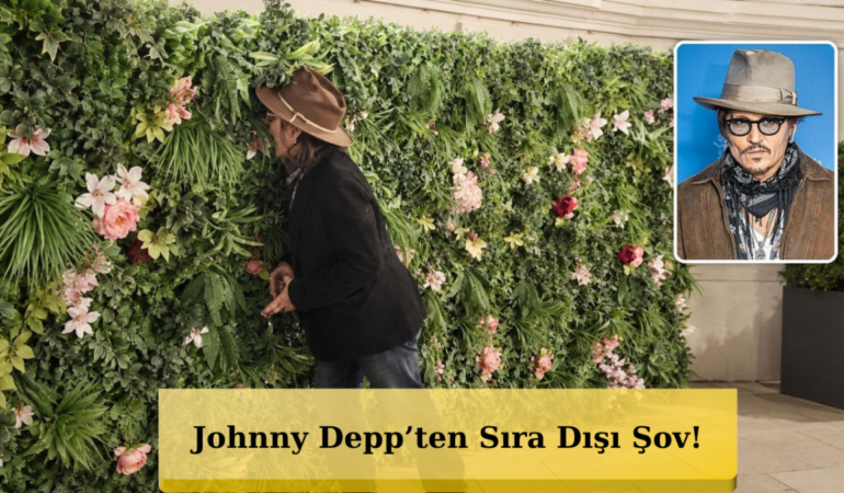Johnny Depp’ten Olay Poz! Yapay Yaprakları Isırıp Poz Verdi