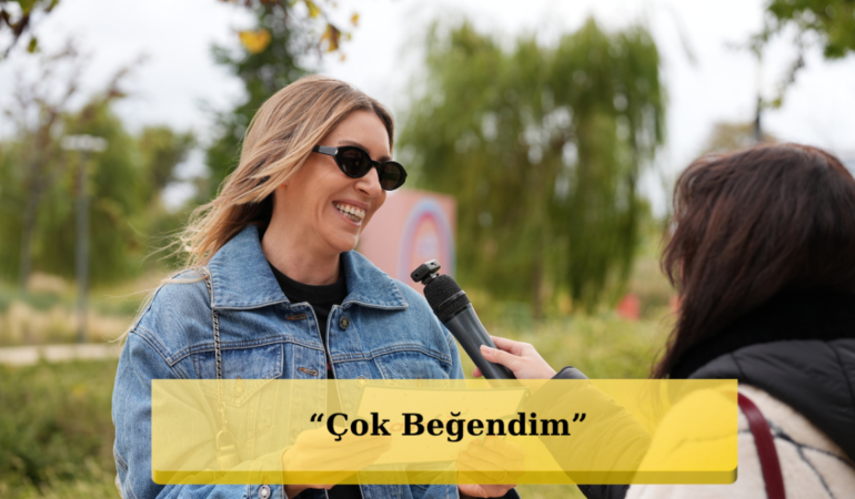 Ünlü Oyuncu Sinem Kobal'dan Aileler İçin Düzenlenen Festivaline Büyük Övgü